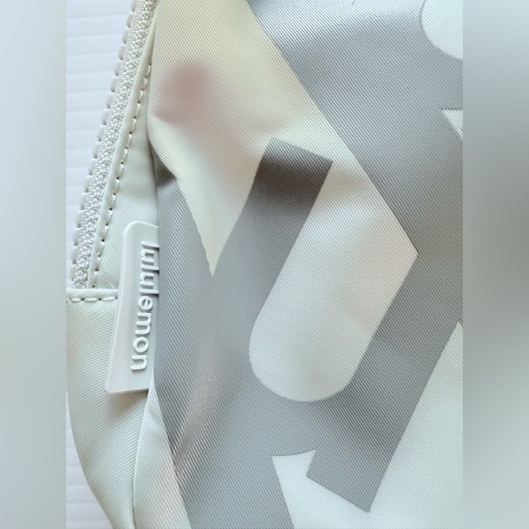 Lululemon Everywhere Belt Bag Large 2L Vapor Rhino Grey VPOR/RHIG LU9BJAS New - Picture 7 of 14